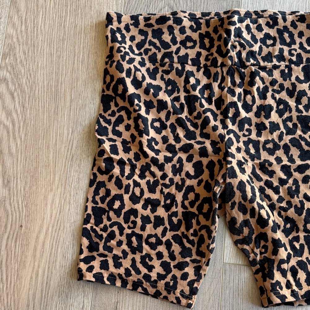 Leopard Print Biker Shorts - Picture 2 of 2